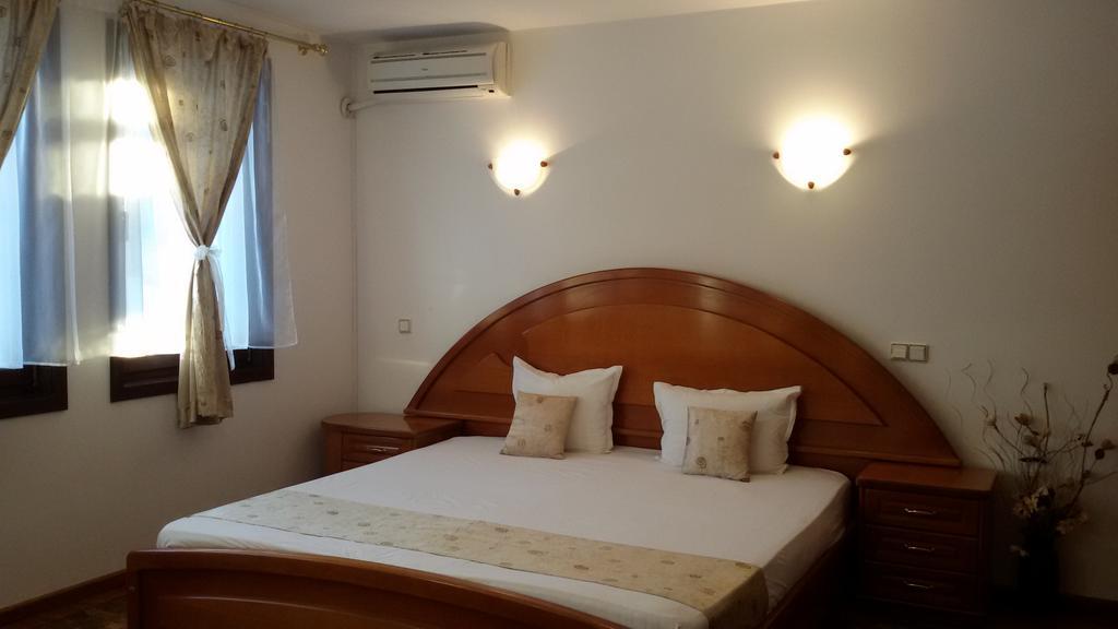 Family Hotel Elegance Arbanasi Luaran gambar