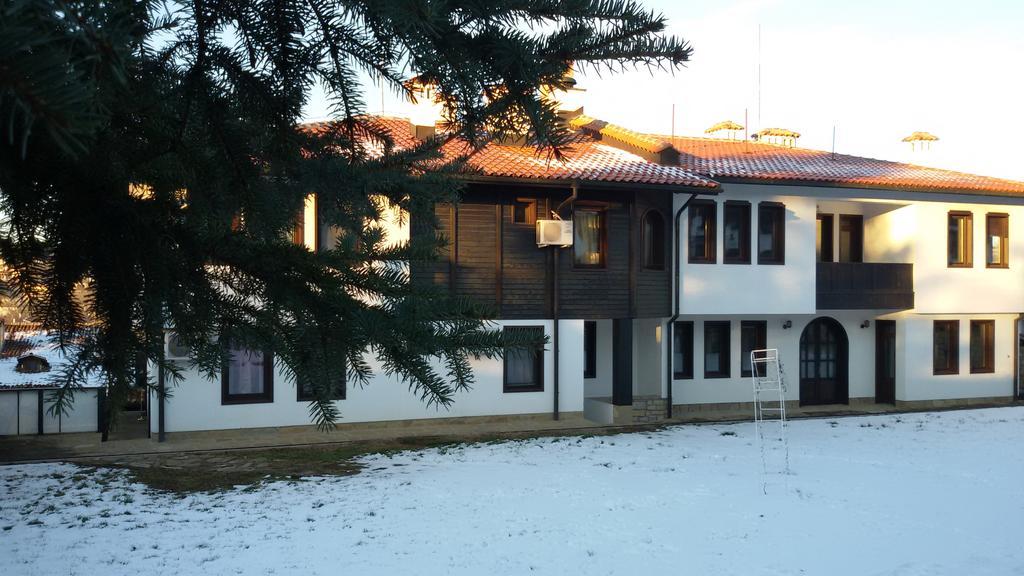 Family Hotel Elegance Arbanasi Luaran gambar