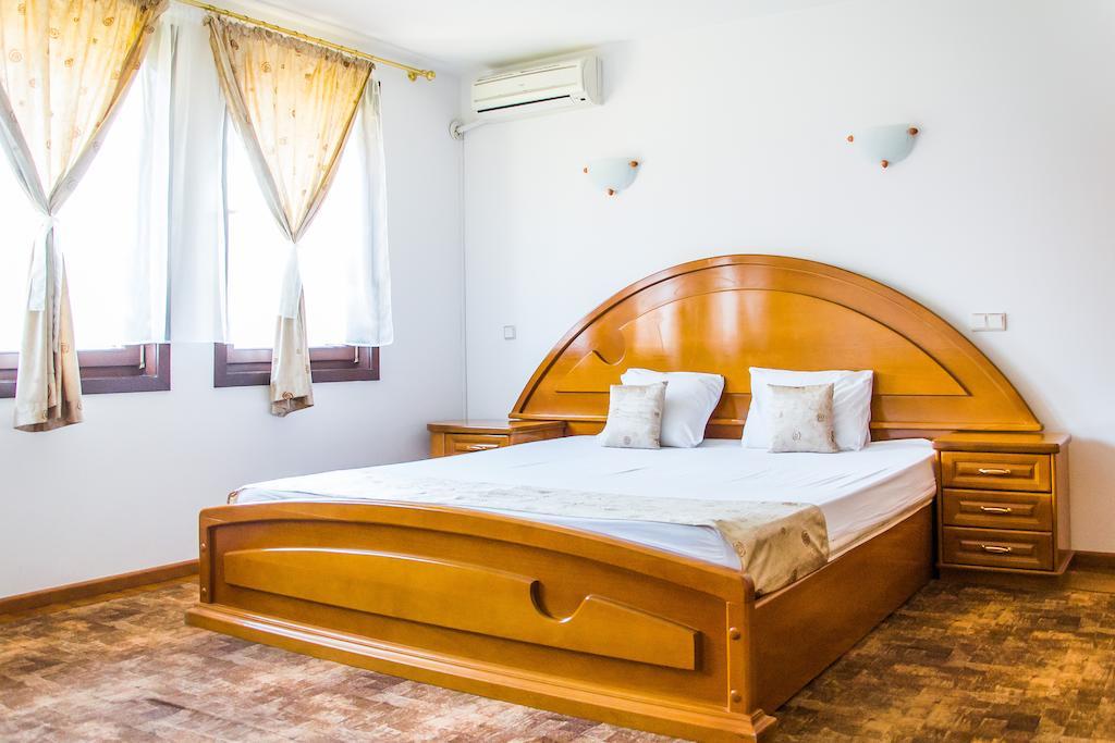 Family Hotel Elegance Arbanasi Luaran gambar