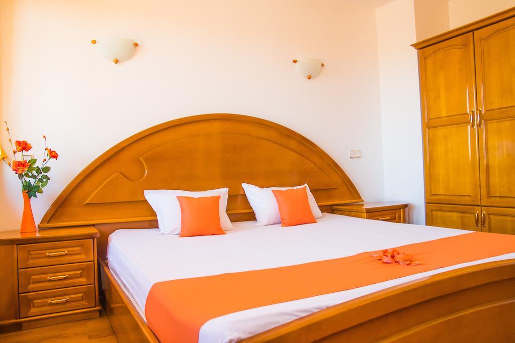 Family Hotel Elegance Arbanasi Bilik gambar