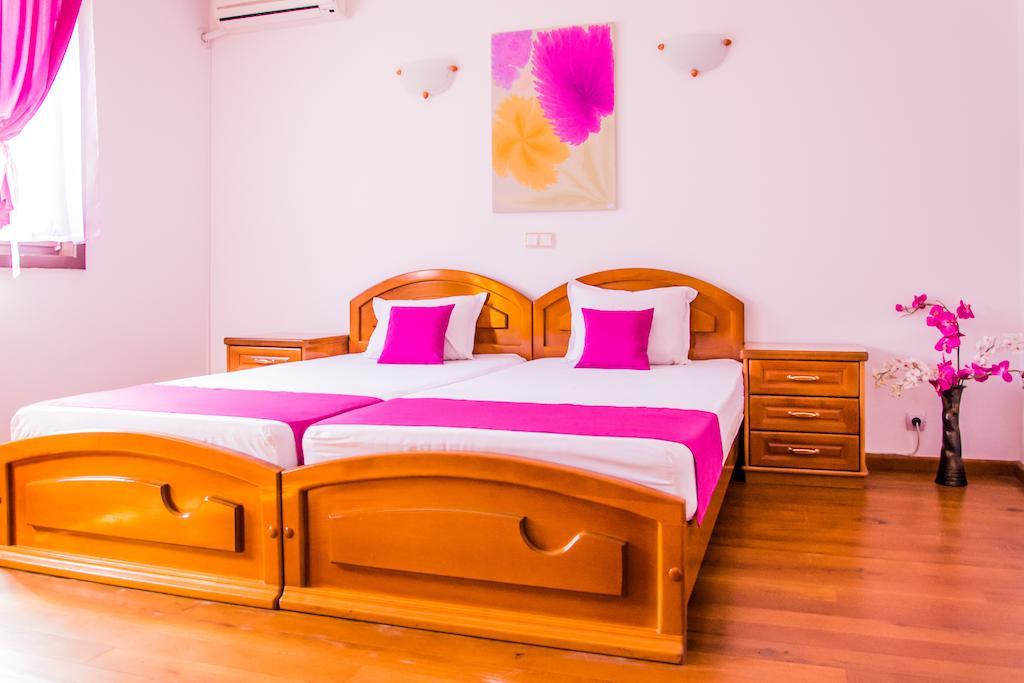 Family Hotel Elegance Arbanasi Bilik gambar