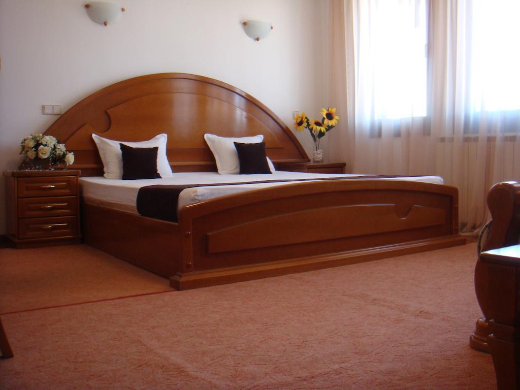 Family Hotel Elegance Arbanasi Bilik gambar