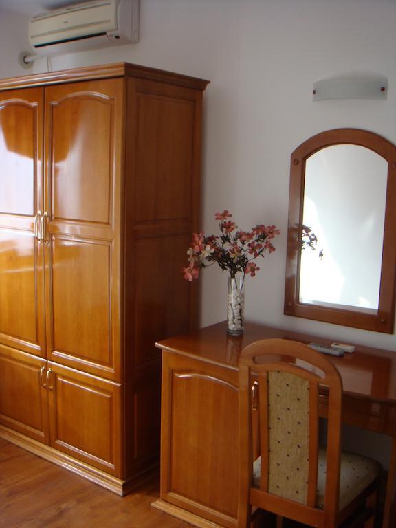 Family Hotel Elegance Arbanasi Bilik gambar
